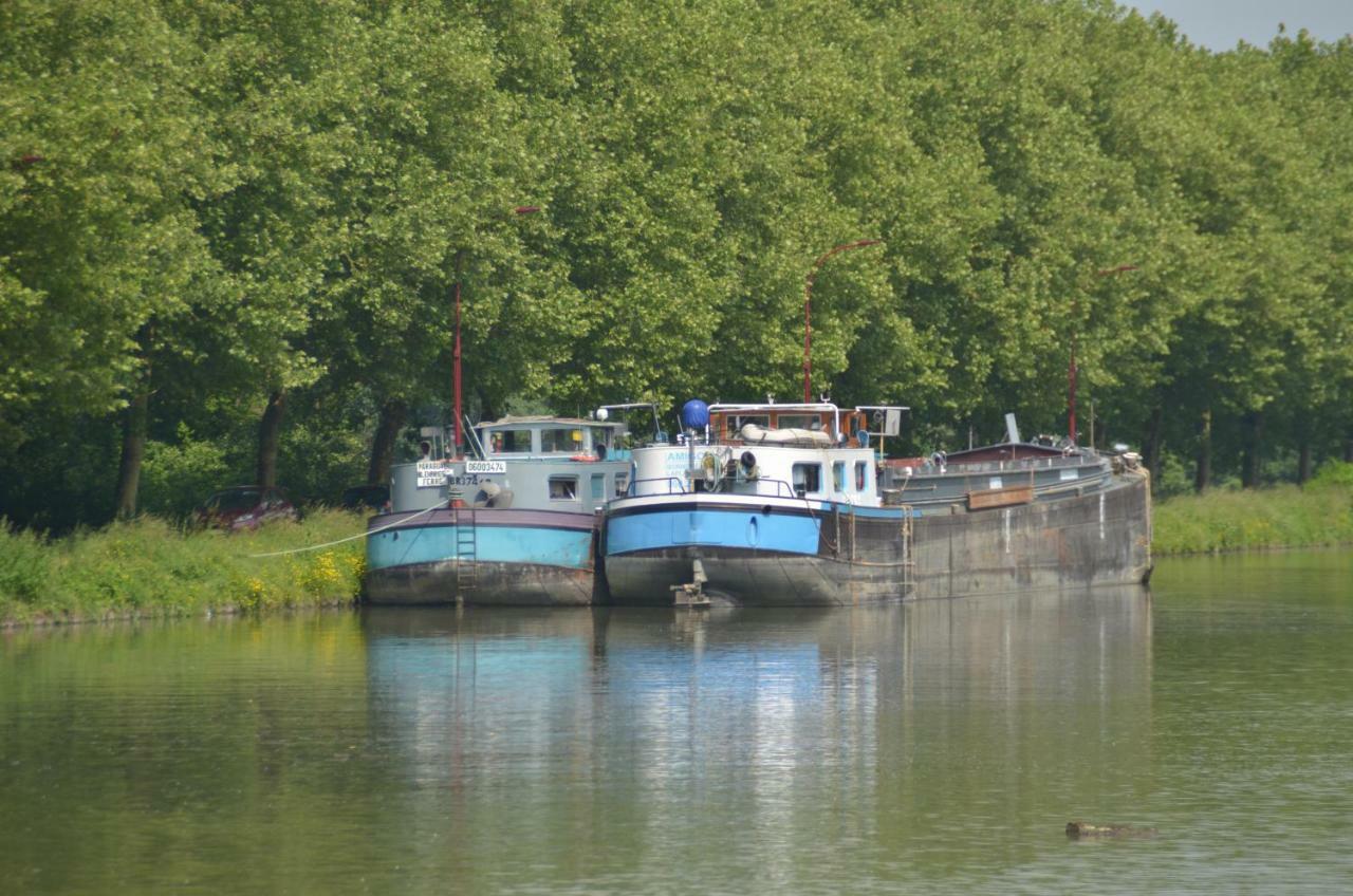 Marolles-sur-Seine勒德菲船屋住宿加早餐旅馆 外观 照片